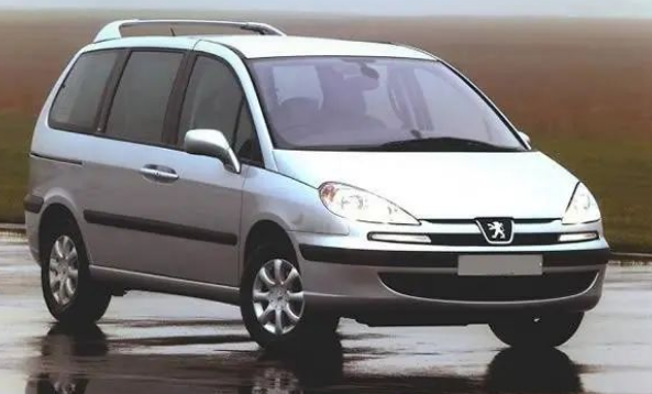 Peugeot 807 какой двигатель лучше